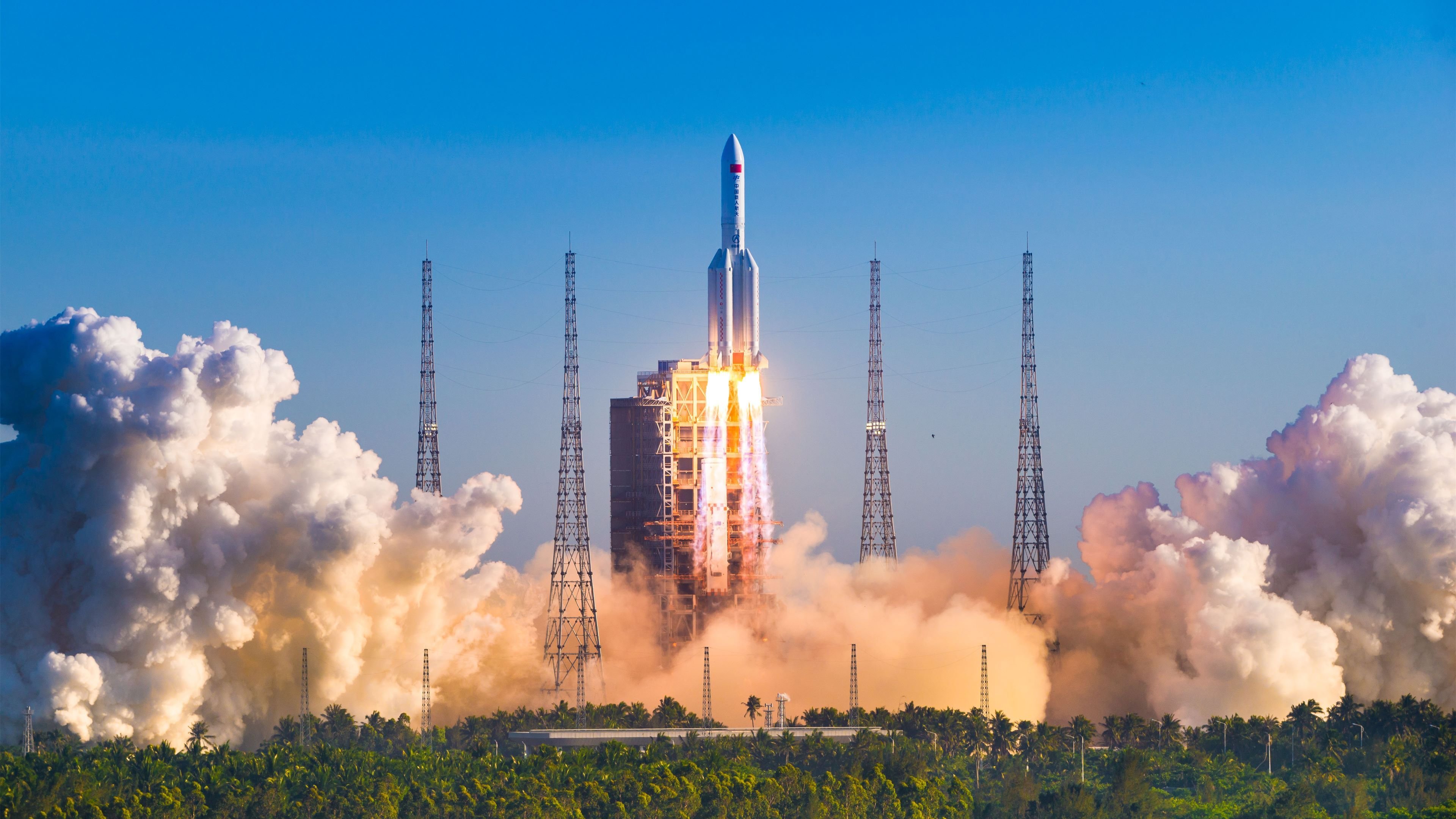 爱游戏官方-尼斯蓝军众志成城，迎战关键比赛，尼斯ⅴs兰斯