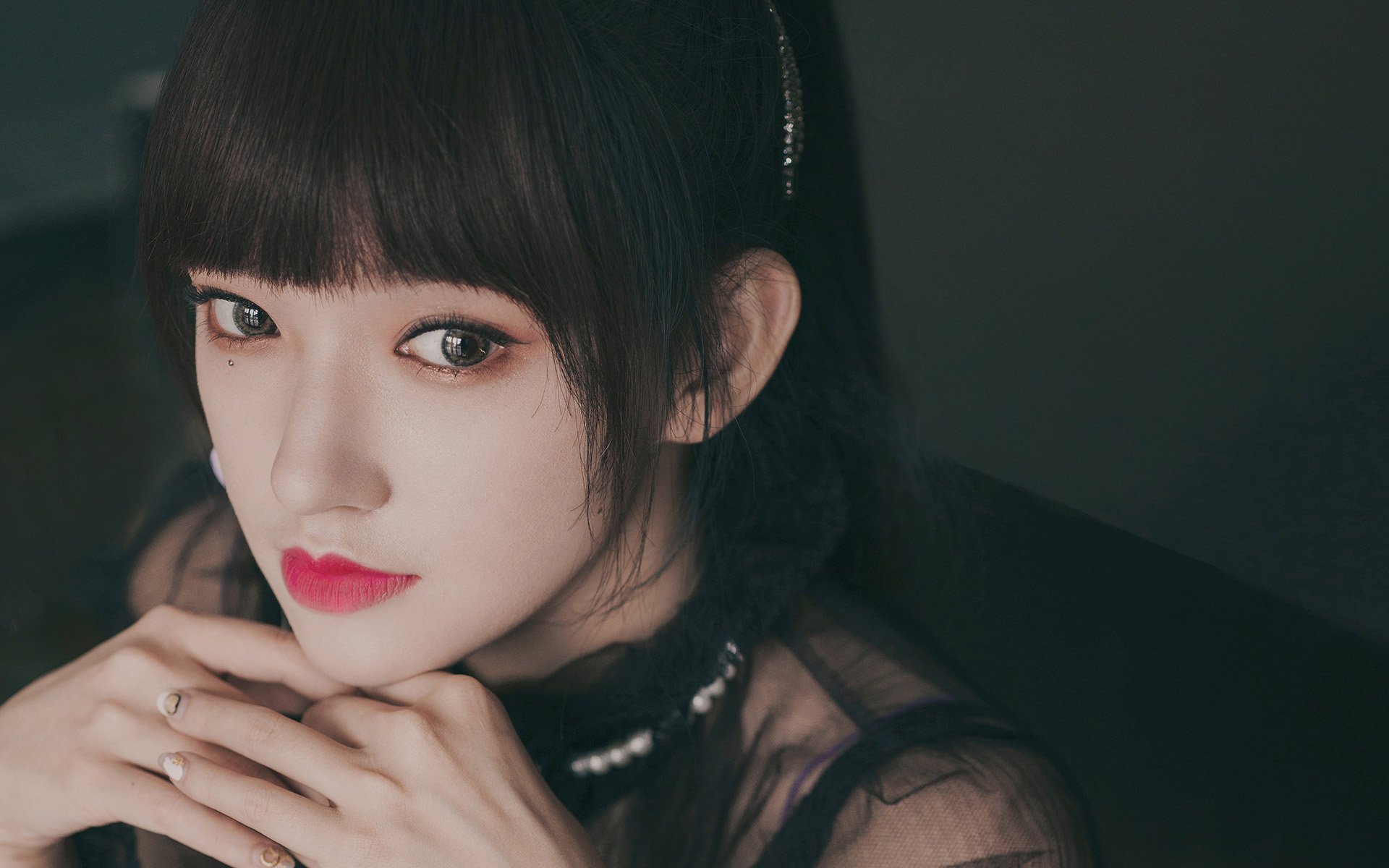 AYX体育-佛罗伦萨是否应引入高质量中场组织者，佛罗伦萨球队主场